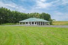 Val-Joli (Estrie) : Ferme 213 ac., bâtiments