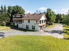 Stoke, domaine de 53 acres avec divers bâtiments