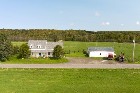 Newport (Estrie)  Fermette 5 000m2, garage, étable