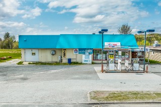 STATION-SERVICE/DÉP.* 2 900 PI² * BEAULAC-GARTHBY