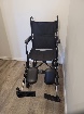 Chaise roulante noire 