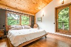 * MAISON À ÉTAGES EN BOIS ROND * SUTTON *