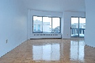  4 1/2 avec 2 salles de bain Beton-Repeint-LIBRE