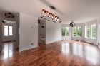 Libre ! Haut de triplex 5 1/2 entièrement rénové