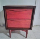 **Une seule table de chevet. Mid-Century