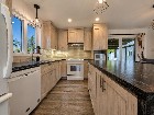 Maison sur vaste terrain, secteur paisible