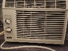 2 climatiseurs de fen&ecirc;tre 5000 BTU &agrave; 200 $