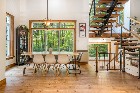 MAISON &Agrave; &Eacute;TAGES * 1.16 ACRE * EASTMAN